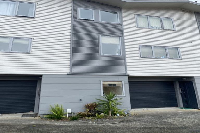 Photo of property in 10/15 Andersons Road, Oteha, Auckland, 0632