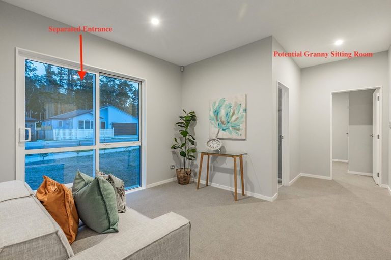 Photo of property in 17 Konoba Avenue, Kumeu, 0810