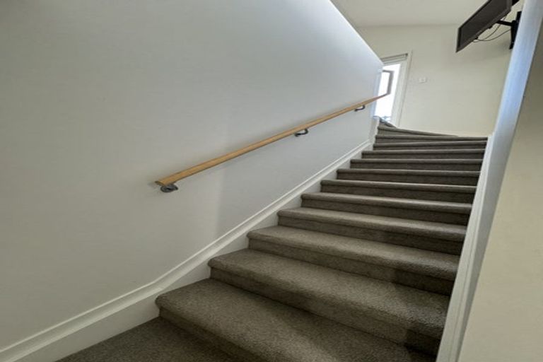 Photo of property in 60 Roberts Road, Matakatia, Whangaparaoa, 0930