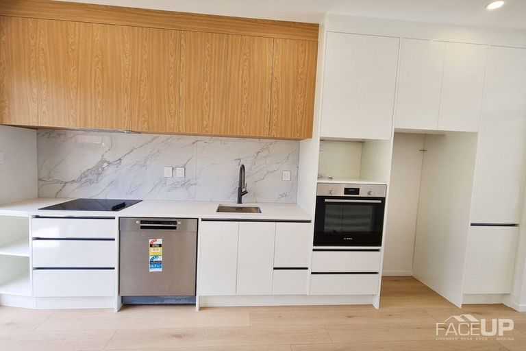 Photo of property in 64e Triangle Road, Massey, Auckland, 0614