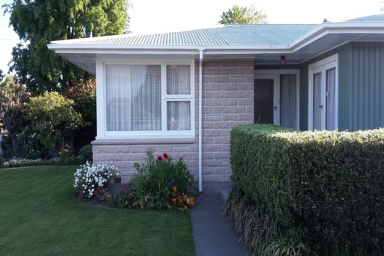 Photo of property in 77 Cutts Road, Russley, Christchurch, 8042