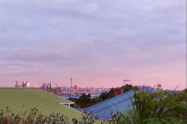 Photo of property in 4/162 Onewa Road, Northcote, Auckland, 0627