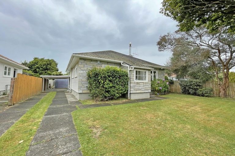 Photo of property in 35 Parata Street, Hokowhitu, Palmerston North, 4410
