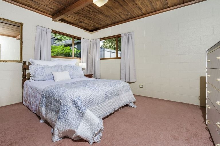 Photo of property in 14 King Richard Place, Browns Bay, Auckland, 0630