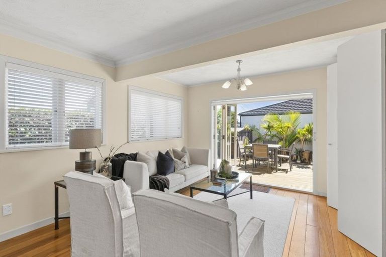 Photo of property in 1/19 Stanley Avenue, Milford, Auckland, 0620