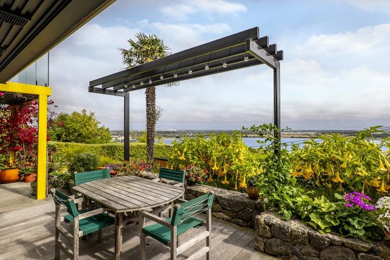 Photo of property in 36 Saint Andrews Hill Road, Mount Pleasant, Christchurch, 8081