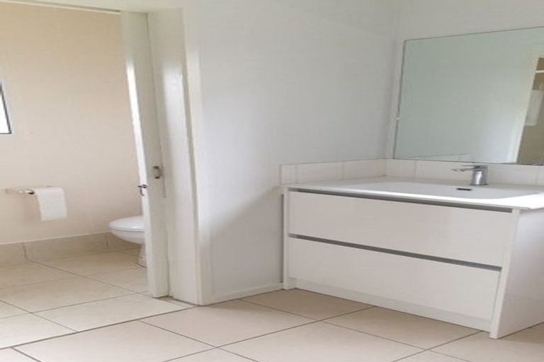 Photo of property in 41 Cockayne Crescent, Sunnynook, Auckland, 0620