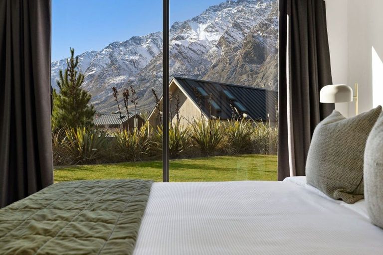 Photo of property in 4 Polperro Court, Jacks Point, Queenstown, 9371