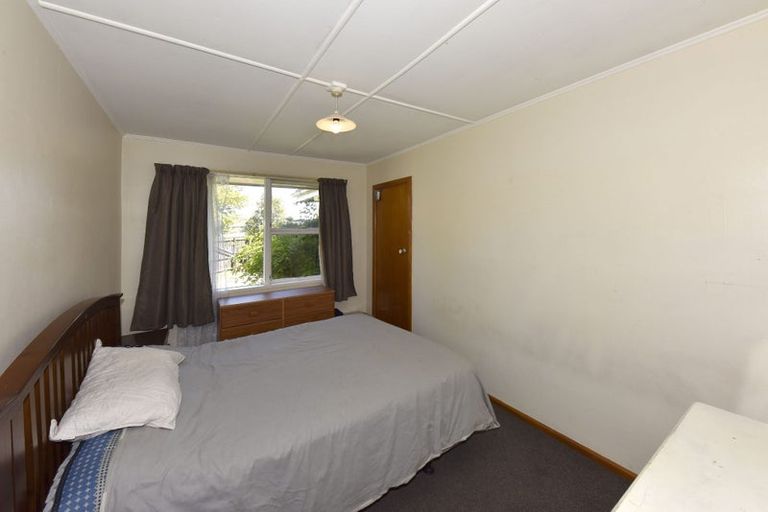 Photo of property in 24 La Perouse Place, Northcote, Christchurch, 8052