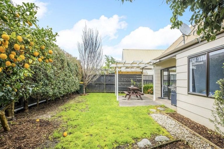 Photo of property in 12/58 Manuroa Road, Takanini, 2112