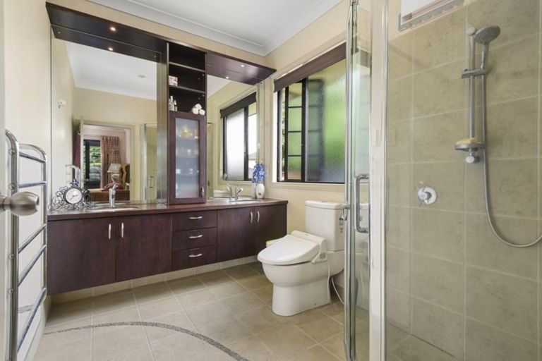 Photo of property in 70 Manor Park, Sunnyhills, Auckland, 2010