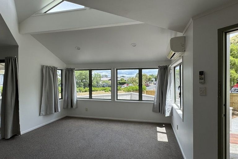 Photo of property in 19 Gilbass Avenue, Hamilton Lake, Hamilton, 3204