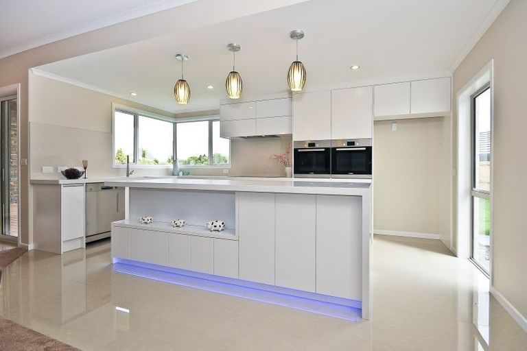 Photo of property in 15 Porima Way, Chedworth, Hamilton, 3210