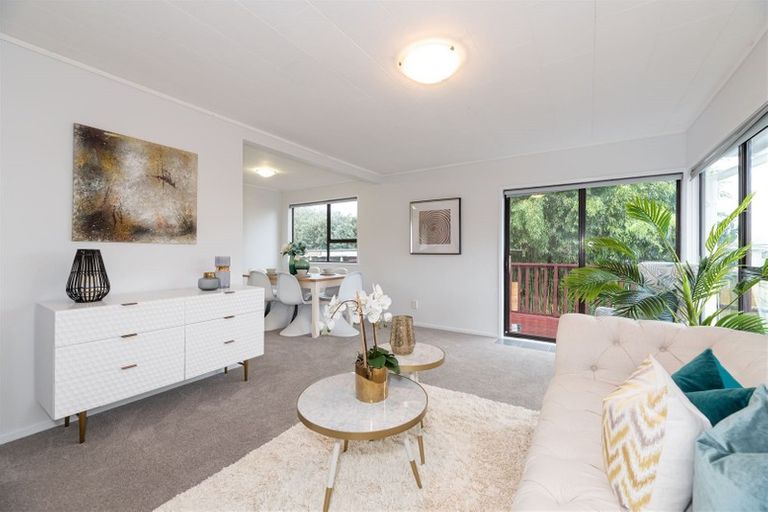 Photo of property in 27 Larissa Avenue, Henderson, Auckland, 0610