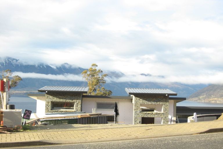 Photo of property in 25 Aspen Grove, Fernhill, Queenstown, 9300