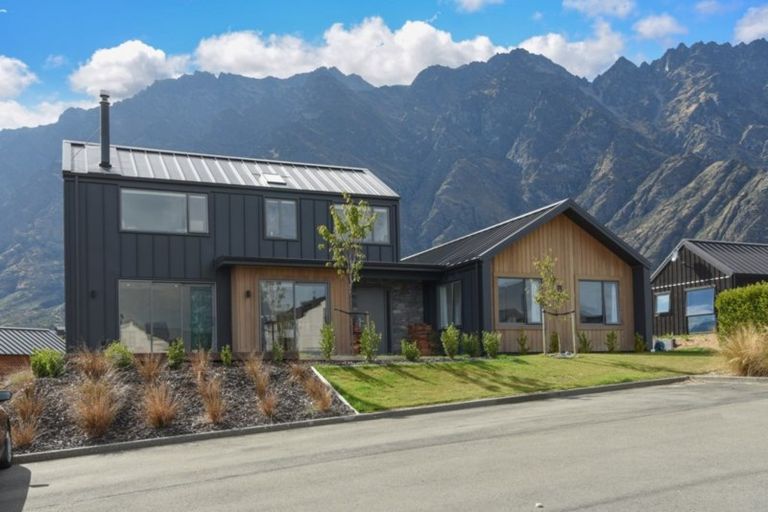 Photo of property in 6 Polperro Court, Jacks Point, Queenstown, 9371