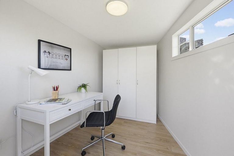 Photo of property in 10 Wineberry Way, Broadmeadows, 6037