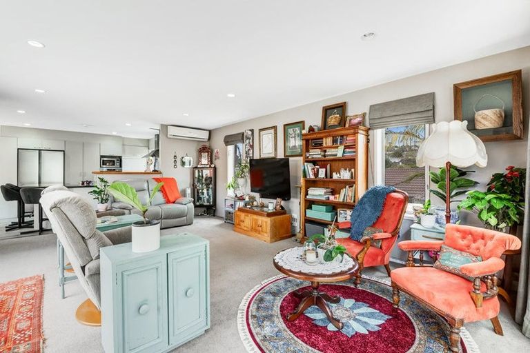 Photo of property in 13 Andre Rise, Stanmore Bay, Whangaparaoa, 0932