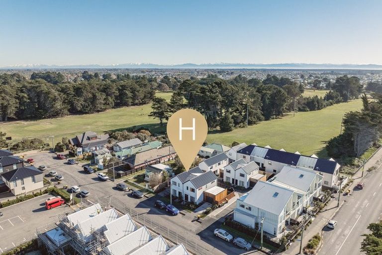 Photo of property in 6b Rawhiti Avenue, New Brighton, Christchurch, 8083