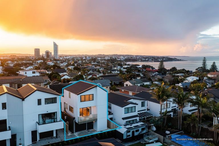 Photo of property in 4/258 Lake Road, Hauraki, Auckland, 0622