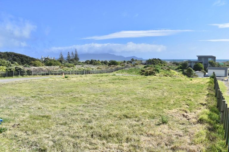 Photo of property in 10 Beachview Grove, Peka Peka, Waikanae, 5391