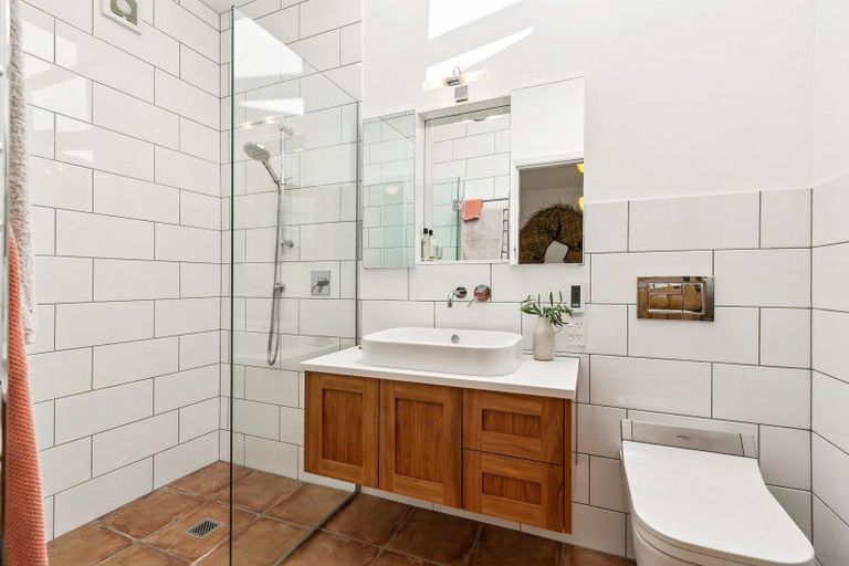 Photo of property in 60 Glen Road, Kelburn, Wellington, 6012