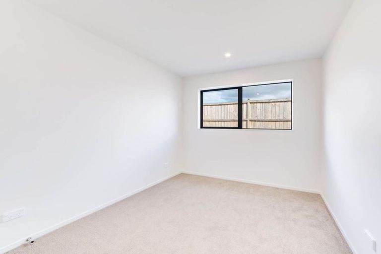 Photo of property in 17a Poruru Close, Papakura, 2110