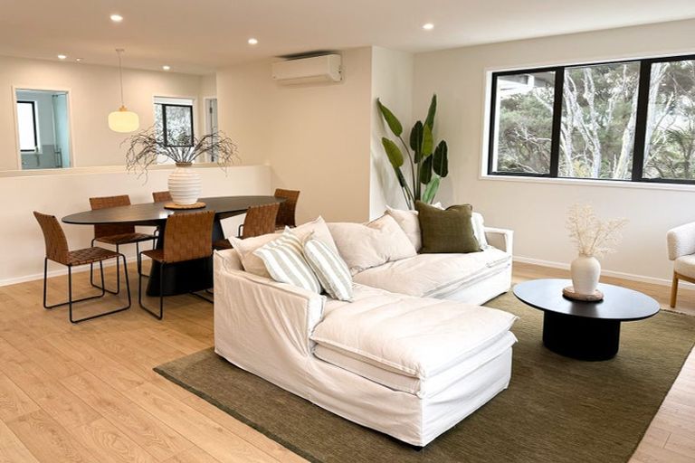 Photo of property in 11 Ti Tree Lane, Stanmore Bay, Whangaparaoa, 0932