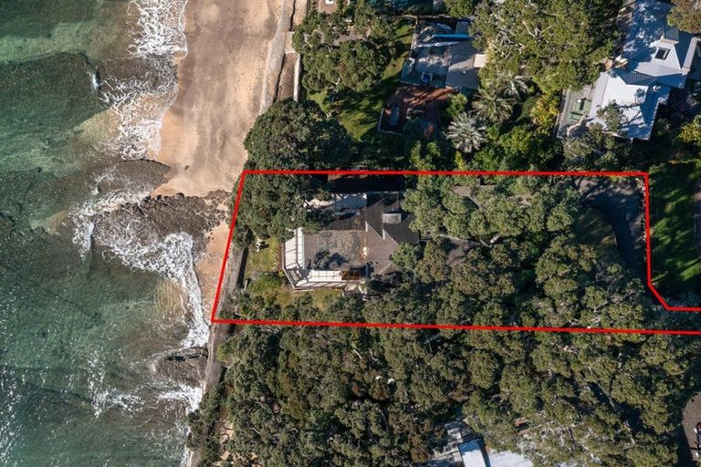 Photo of property in 19 View Road, Campbells Bay, Auckland, 0630