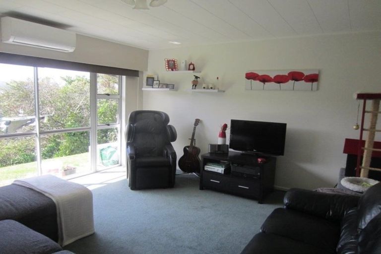 Photo of property in 9/10 Petherick Crescent, Johnsonville, Wellington, 6037