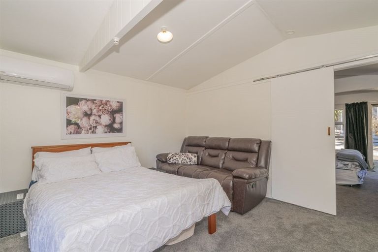 Photo of property in 2 Ridge Road, Tairua, 3508