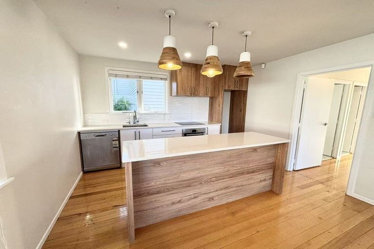 Photo of property in 71 Harrington Road, Henderson, Auckland, 0610
