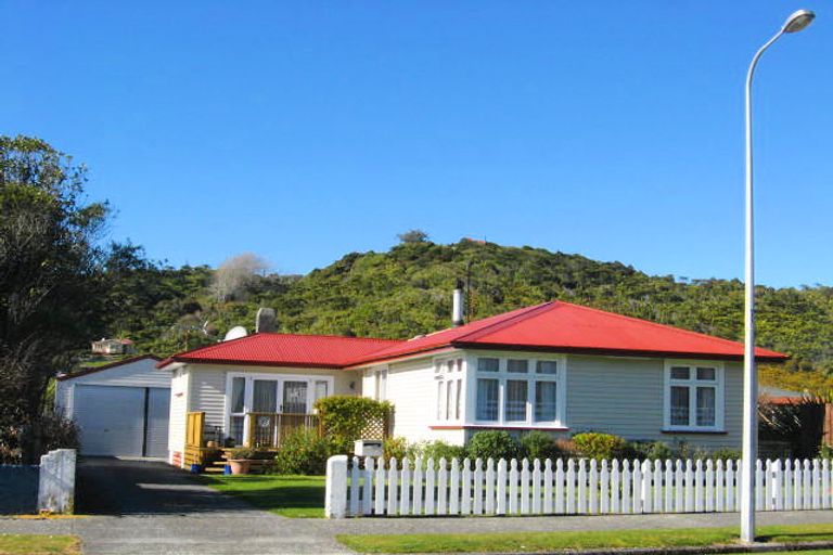 Photo of property in 19 Shelley Street, Greymouth, 7805