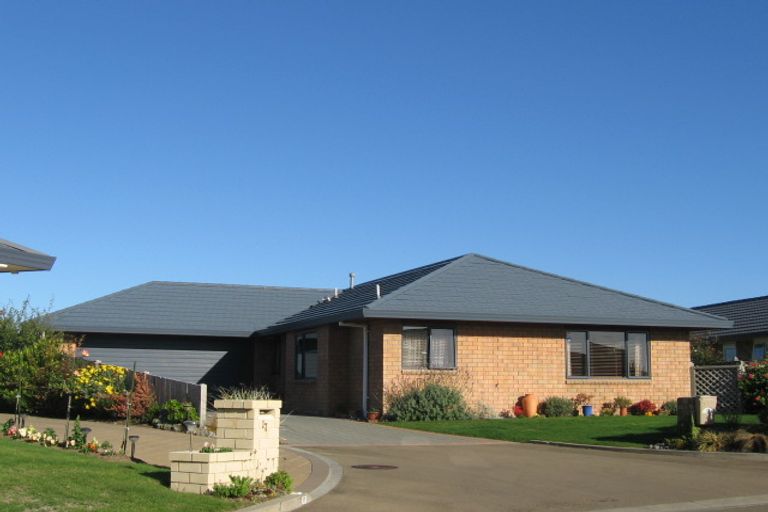 Photo of property in 19 Crown Hill, Paraparaumu, 5032