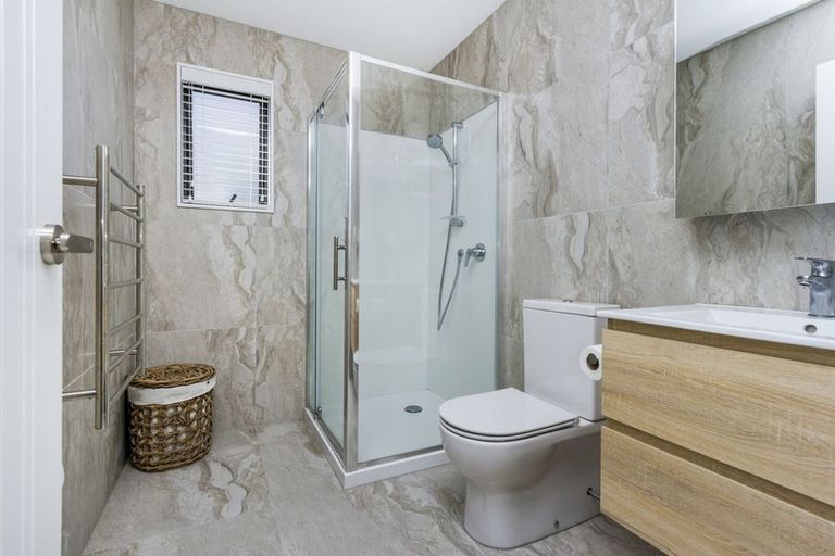 Photo of property in 70 Makamaka Lane, Albany Heights, Auckland, 0632