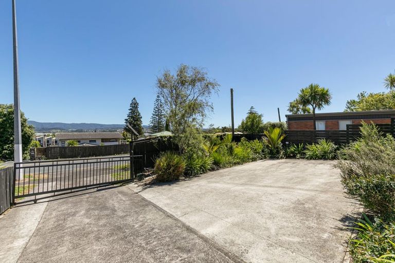 Photo of property in 261 Great North Road, Henderson, Auckland, 0612