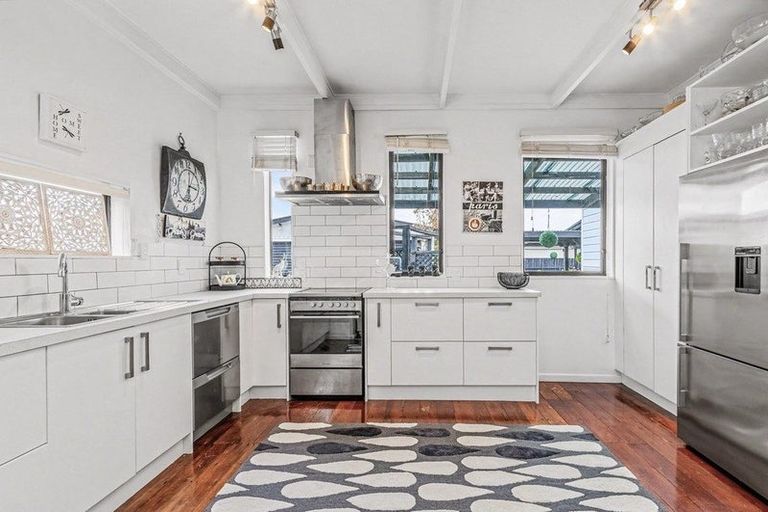 Photo of property in 18 Godwin Crescent, College Estate, Whanganui, 4500