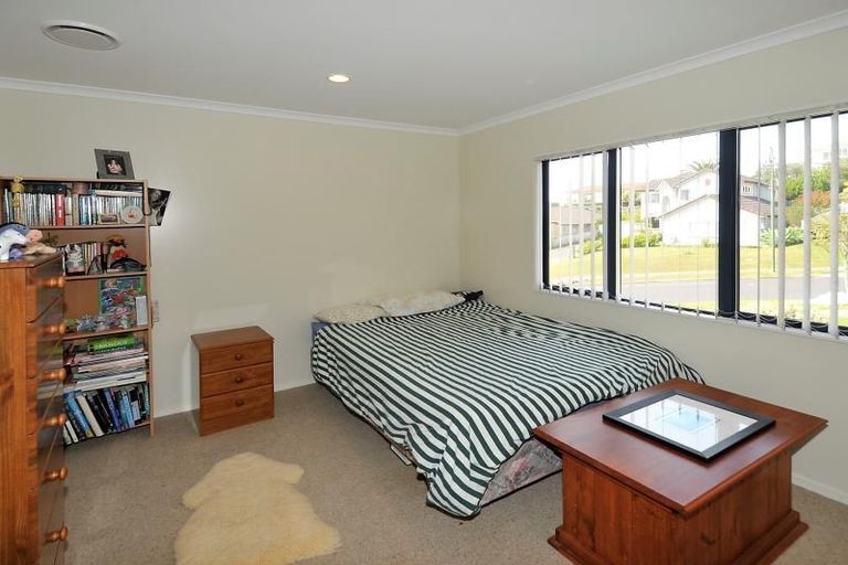 Photo of property in 29 Black Teal Close, Unsworth Heights, Auckland, 0632