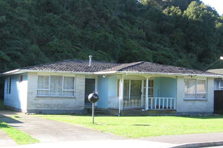Photo of property in 15 Gillespies Road, Birchville, Upper Hutt, 5018