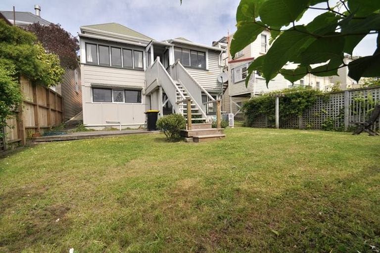Photo of property in 108a Austin Street, Mount Victoria, Wellington, 6011