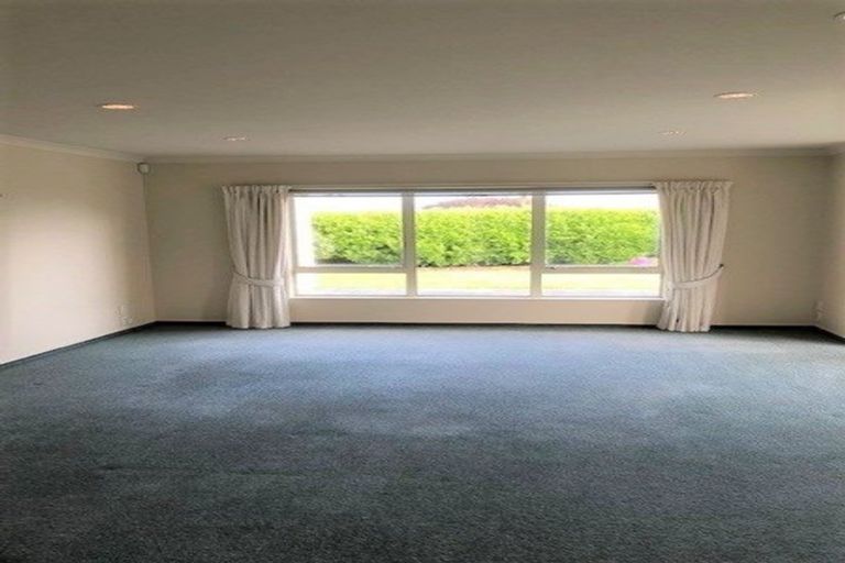 Photo of property in 20 Quadrant Heights, Paraparaumu, 5032