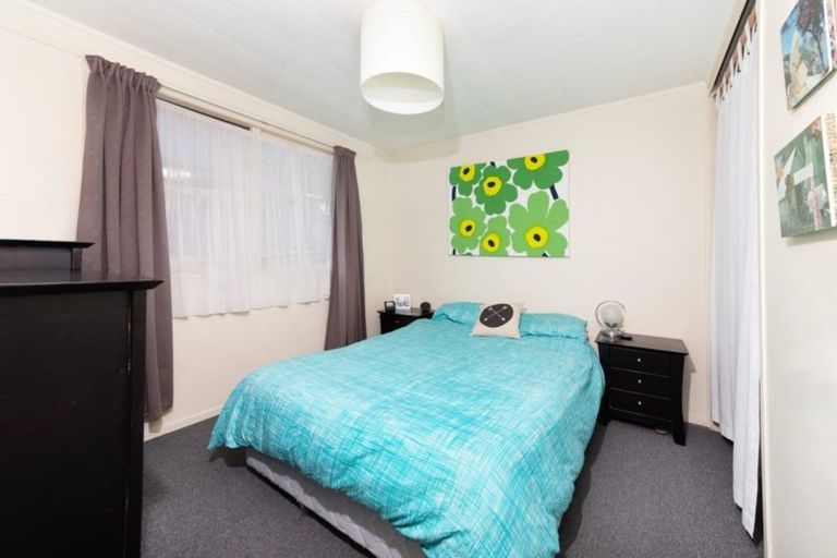 Photo of property in 1/18 Glenvar Road, Torbay, Auckland, 0630