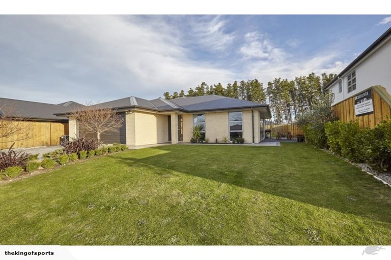 Photo of property in 7 Waimarie Street, Pegasus, 7612