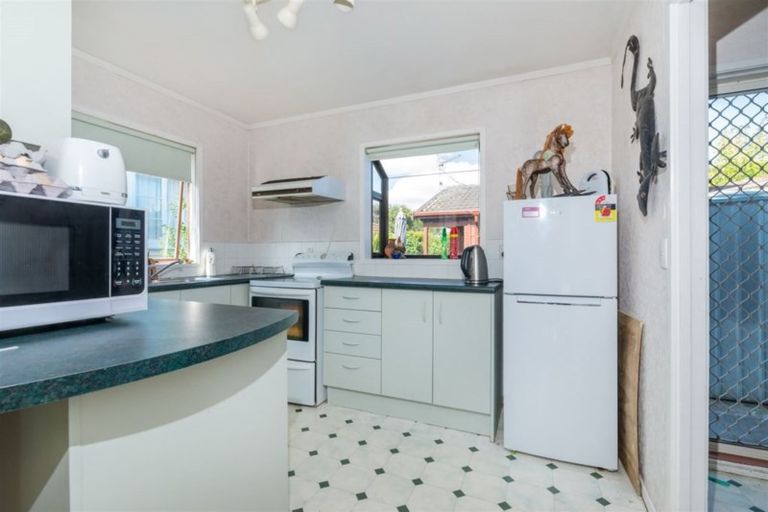 Photo of property in 1/159 Te Atatu Road, Te Atatu South, Auckland, 0610