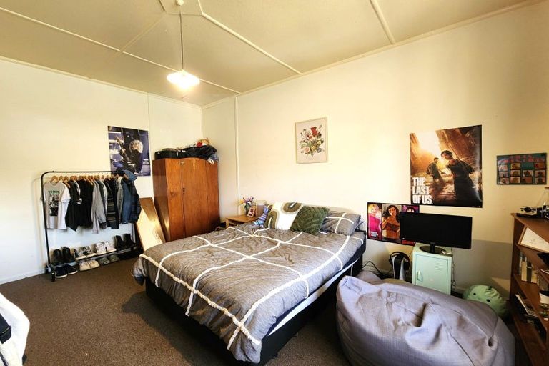 Photo of property in 24 Mcgiffert Street, Palmerston North, 4410