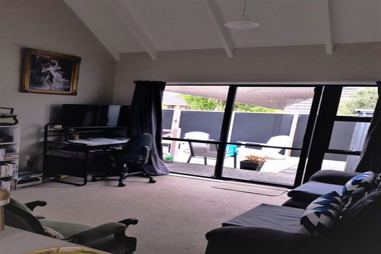 Photo of property in 11 Fantail Court, Orewa, 0931