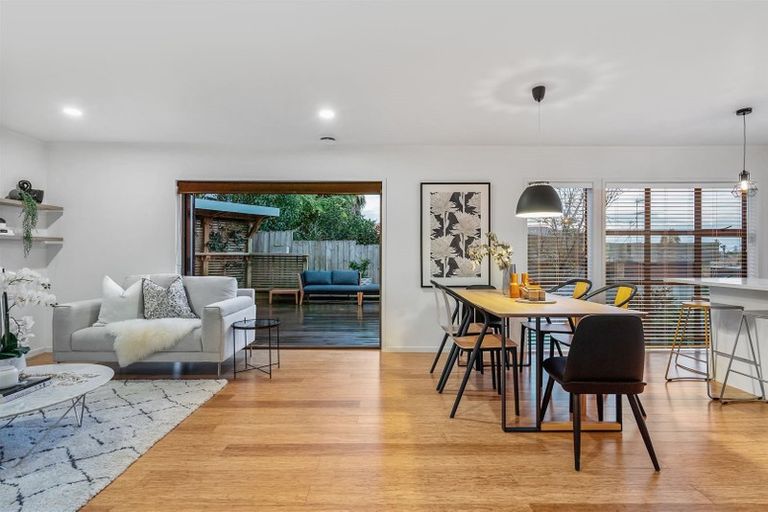 Photo of property in 2/11 Nile Road, Milford, Auckland, 0620