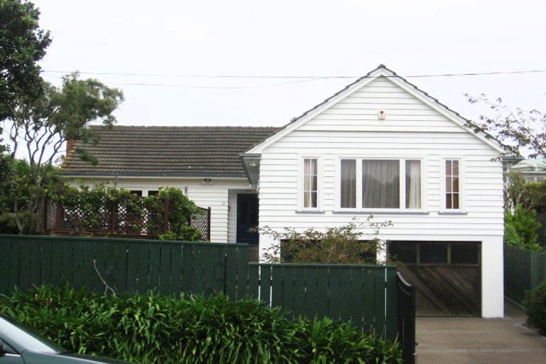 Photo of property in 9 Izard Road, Khandallah, Wellington, 6035