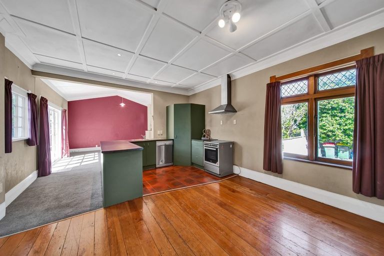 Photo of property in 2 Galt Street, Hawera, 4610