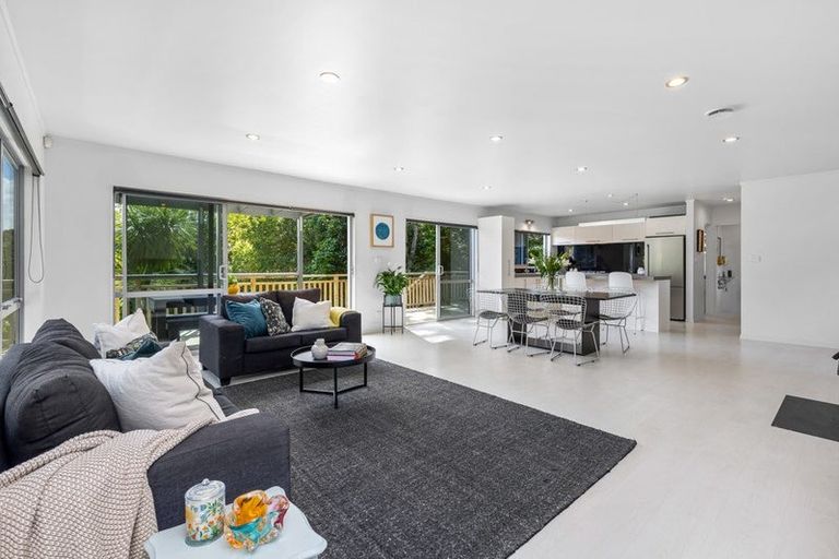 Photo of property in 15 Albany Heights Road, Dairy Flat, Albany, 0792